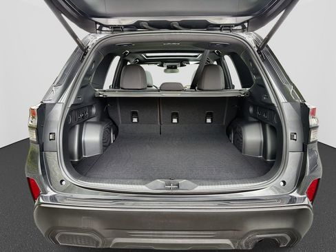 Certified 2025 Subaru Forester Premium AWD/4WD image 38