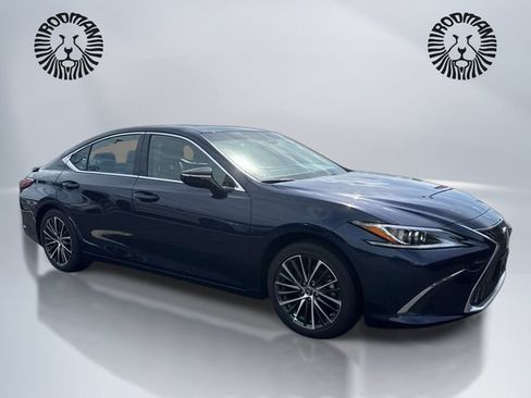 Used 2025 Lexus ES 300h w/ Premium Package FWD image 3