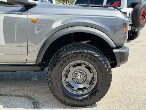 Used 2025 Ford Bronco Badlands AWD/4WD image 9