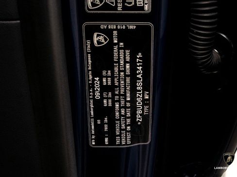 Used 2025 Lamborghini Urus SE image 56