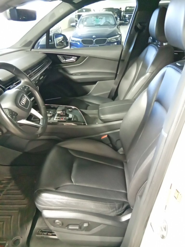 Used 2018 Audi Q7 3.0T Prestige AWD/4WD image 9