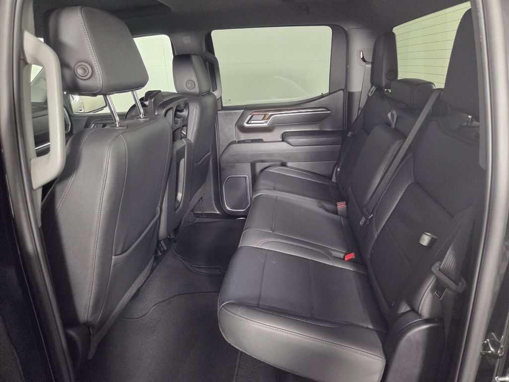 Used 2025 GMC Sierra 1500 SLT RWD image 22