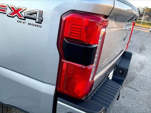 Used 2024 Ford F350 Lariat w/ Chrome Package image 30