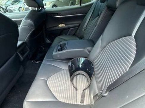 Used 2021 Toyota Camry SE FWD image 15