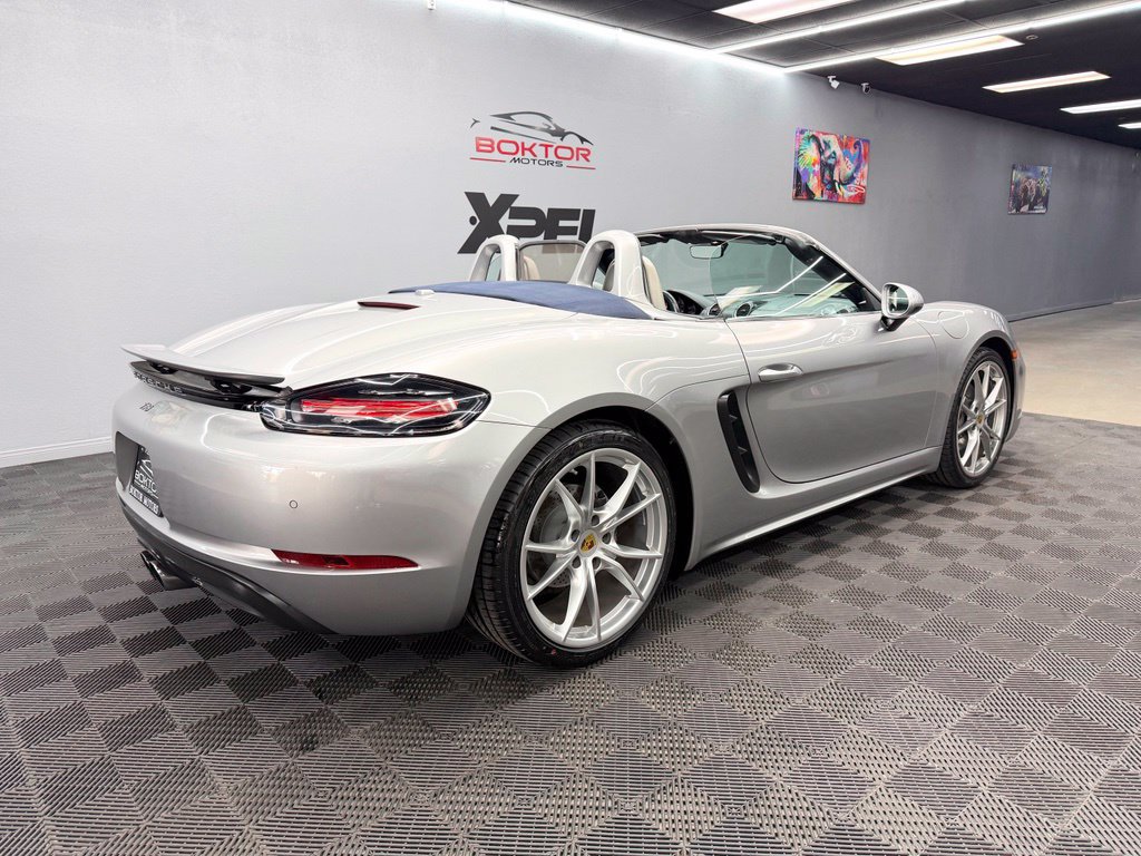 Used 2018 Porsche 718 Boxster RWD image 15