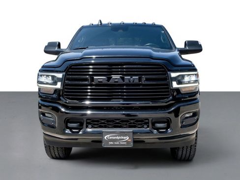 Used 2019 RAM 2500 Laramie w/ Black Appearance Package AWD/4WD image 3