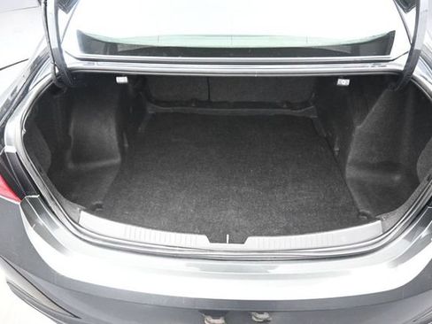Used 2018 Chevrolet Malibu LT FWD image 28