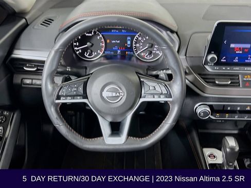Used 2023 Nissan Altima 2.5 SR FWD image 14
