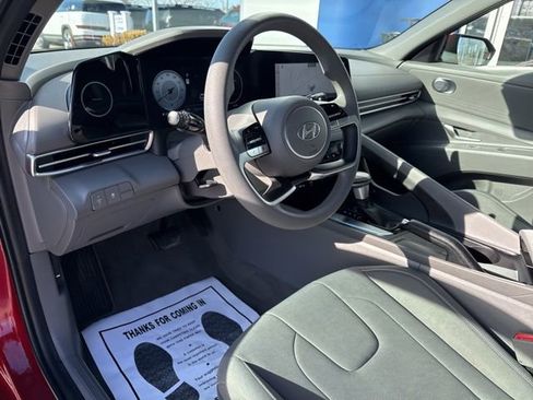 Used 2024 Hyundai Elantra SEL image 20