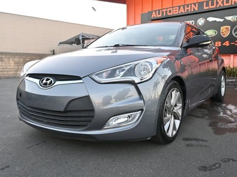 Used 2017 Hyundai Veloster image 6