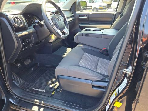 Used 2018 Toyota Tundra SR5 AWD/4WD image 23