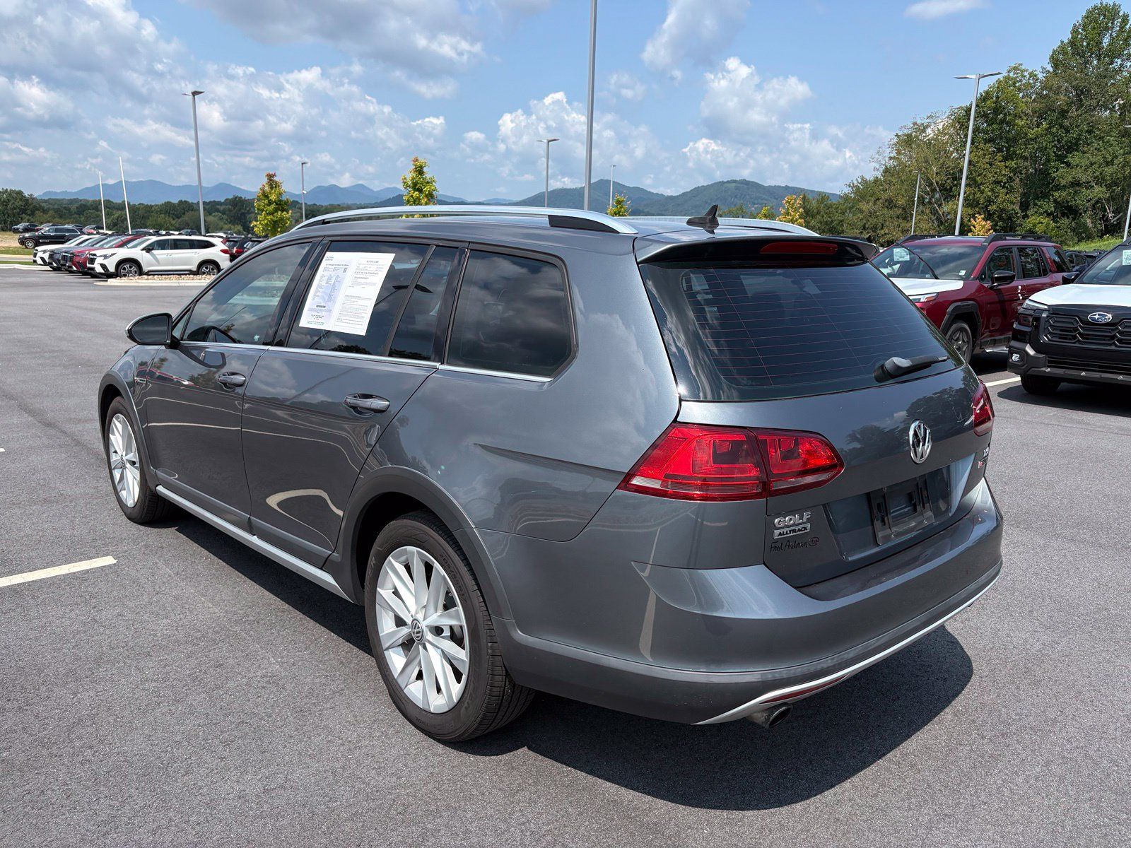 Used 2017 Volkswagen Golf Alltrack S AWD/4WD image 5