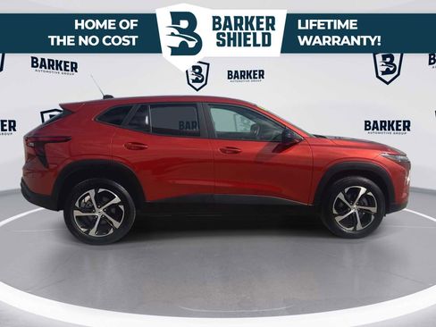 Used 2024 Chevrolet Trax RS w/ Driver Confidence Package FWD image 9