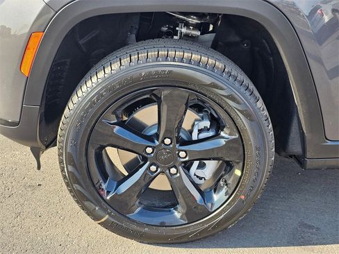 New 2025 Jeep Grand Cherokee L Limited w/ Black Appearance Package image 8
