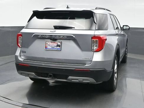 Used 2023 Ford Explorer XLT w/ Equipment Group 202A AWD/4WD image 5