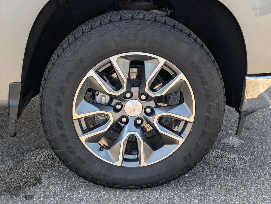 Certified 2024 Chevrolet Silverado 1500 LT AWD/4WD image 38