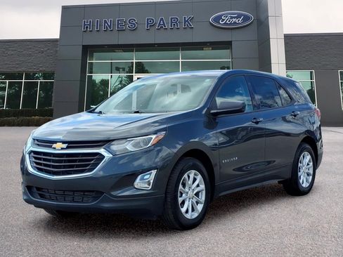Used 2019 Chevrolet Equinox LS w/ LS Convenience Package image 3