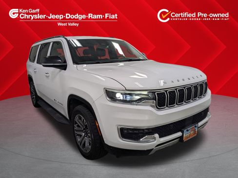 Used 2024 Jeep Wagoneer L Series II w/ Flexible Seating Group AWD/4WD image 1