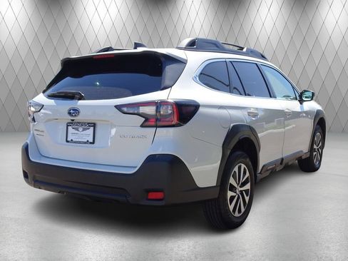 Used 2024 Subaru Outback AWD/4WD image 5