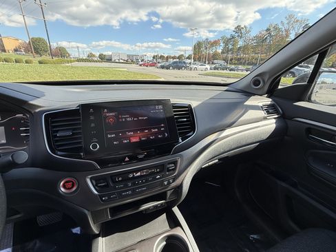 Used 2021 Honda Ridgeline Sport image 18