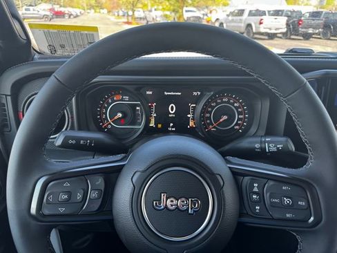 New 2026 Jeep Wrangler Unlimited Rubicon AWD/4WD image 22