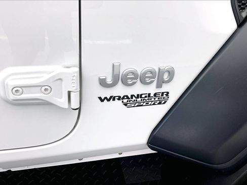 Used 2018 Jeep Wrangler Unlimited Sport S AWD/4WD image 31