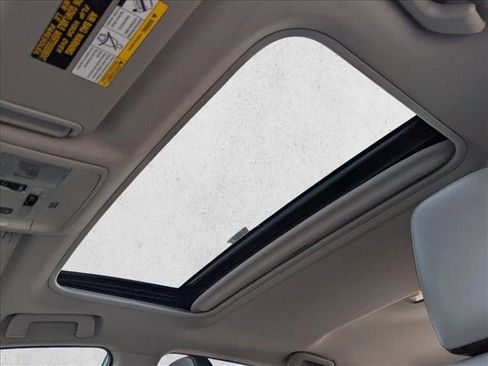 Used 2017 Toyota RAV4 Limited image 15