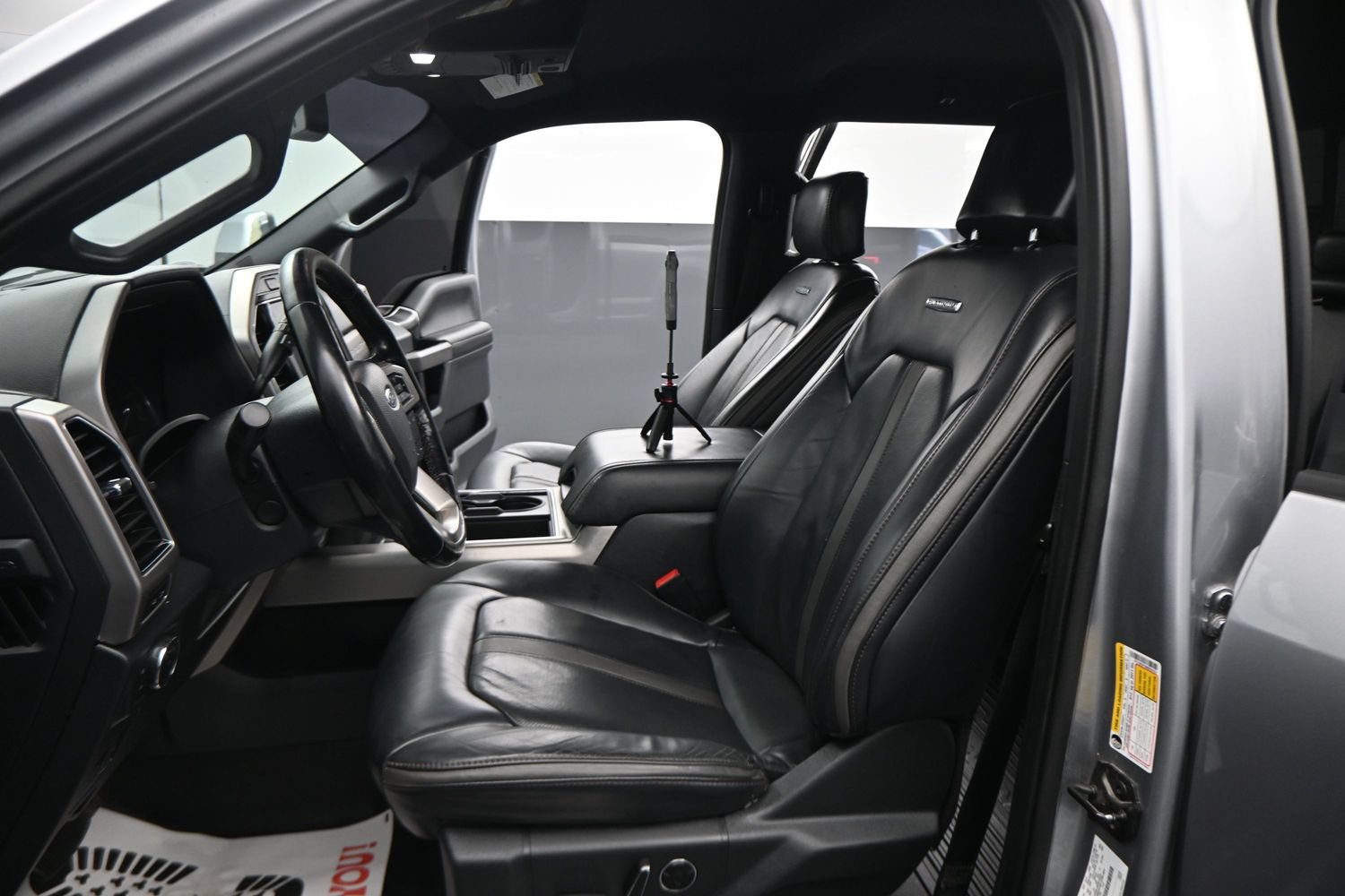 Used 2022 Ford F250 Platinum AWD/4WD image 2