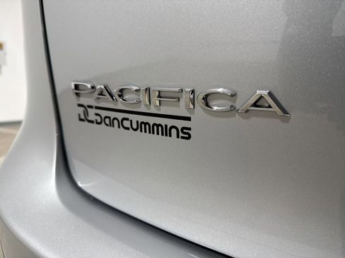 New 2026 Chrysler Pacifica Select image 25