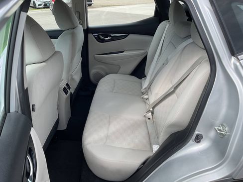 Used 2019 Nissan Rogue Sport SV AWD/4WD image 28
