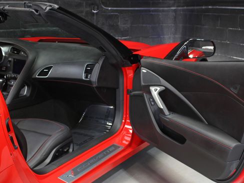 Used 2016 Chevrolet Corvette Z06 w/ 3LZ Preferred Equipment Group image 31