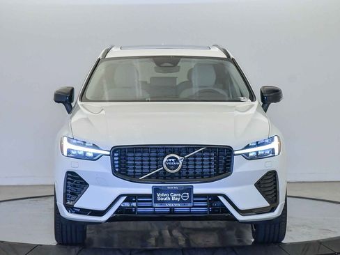 Certified 2025 Volvo XC60 T8 Plus w/ Protection Package Premier image 7