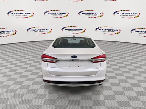Used 2018 Ford Fusion SE w/ Fusion SE Technology Package image 7