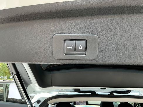 Certified 2025 Nissan Murano SL w/ Cargo Package AWD/4WD image 29