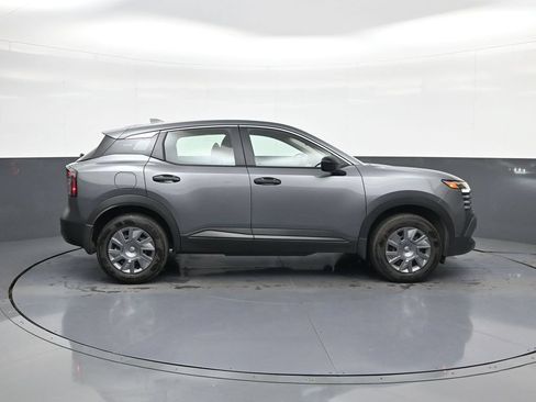 Used 2025 Nissan Kicks S FWD image 11