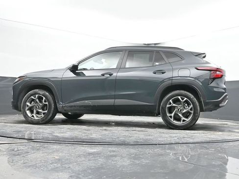 Used 2025 Chevrolet Trax LT image 45