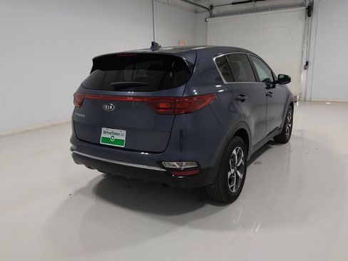 Used 2022 Kia Sportage LX image 9