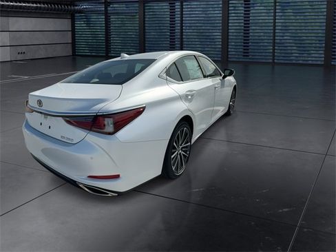 New 2025 Lexus ES 350 w/ Premium Package image 8