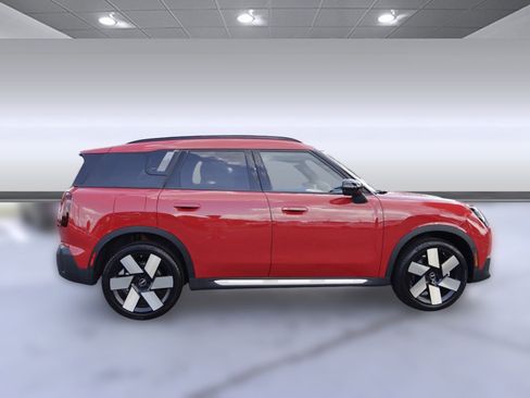 Used 2025 MINI Cooper Countryman S w/ Comfort Package Max image 7