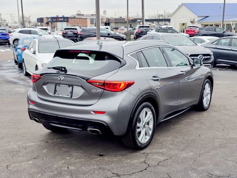 Used 2019 INFINITI QX30 image 23