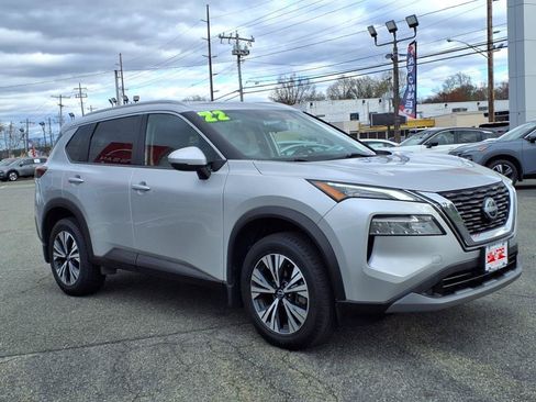 Used 2022 Nissan Rogue SV w/ SV Premium Package AWD/4WD image 3