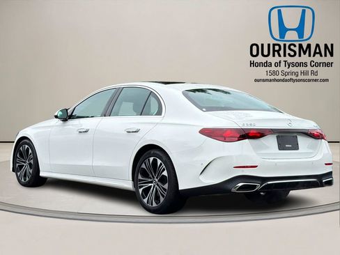 Used 2025 Mercedes-Benz E 350 4MATIC Sedan image 4