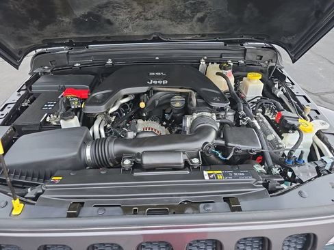 Used 2020 Jeep Gladiator Sport w/ Quick Order Package 24S AWD/4WD image 28