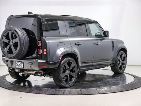 Used 2023 Land Rover Defender 110 V8 AWD/4WD image 4