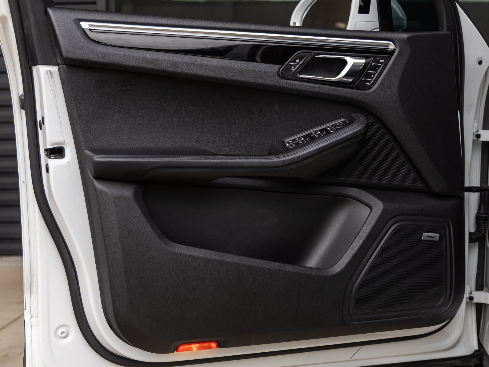 Used 2022 Porsche Macan S AWD/4WD image 18