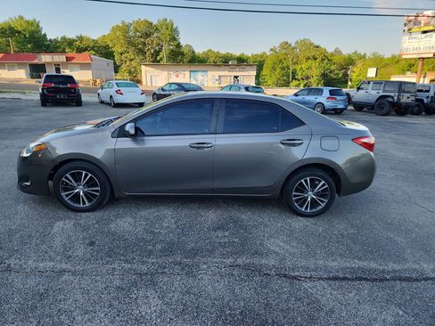 Used 2017 Toyota Corolla LE w/ LE Premium Package FWD image 5