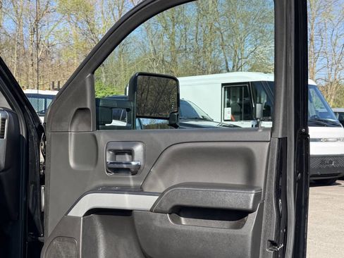 Used 2019 Chevrolet Silverado 2500 LT w/ Midnight Edition image 25