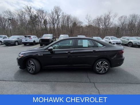 Used 2020 Volkswagen Jetta SEL image 2