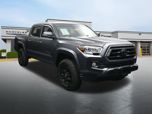 Used 2021 Toyota Tacoma SR5 w/ Technology Package AWD/4WD image 7