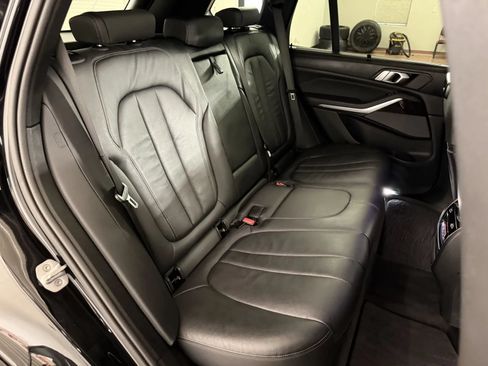 Used 2019 BMW X5 xDrive50i w/ M Sport Package AWD/4WD image 45